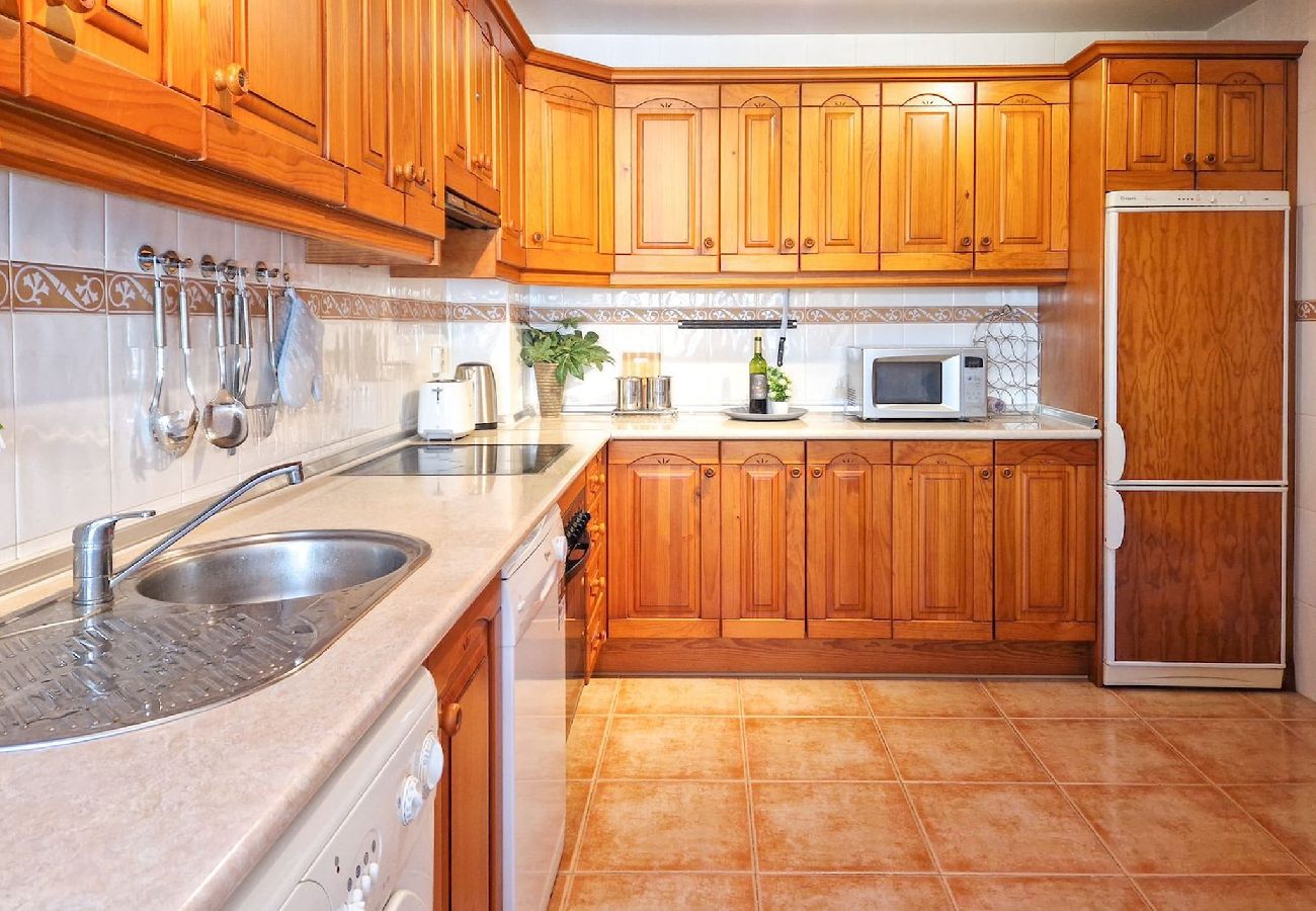 Terraced House in Mijas Costa - 3 bed in Los Jarales Calahonda close to the beach