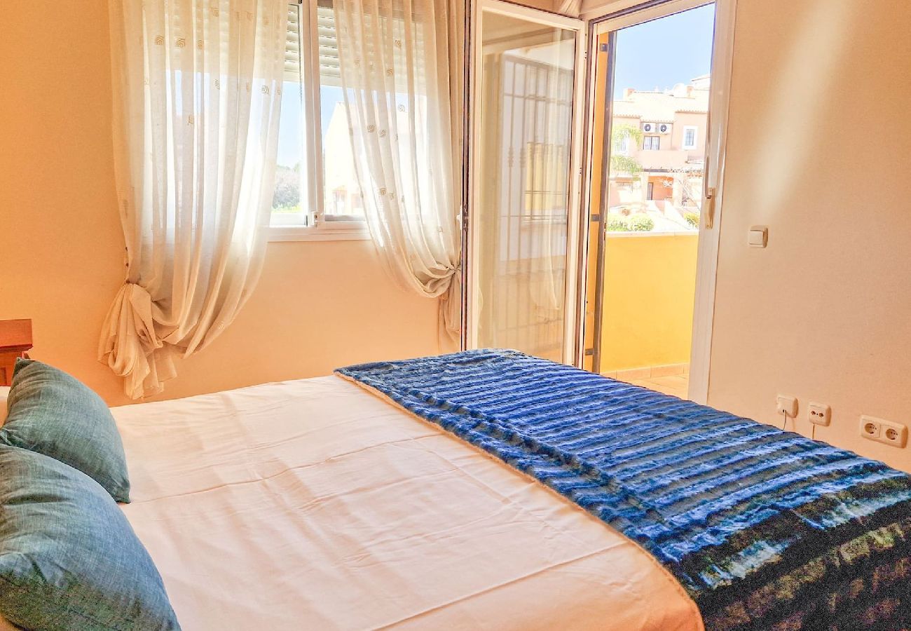 Terraced House in Mijas Costa - 3 bed in Los Jarales Calahonda close to the beach