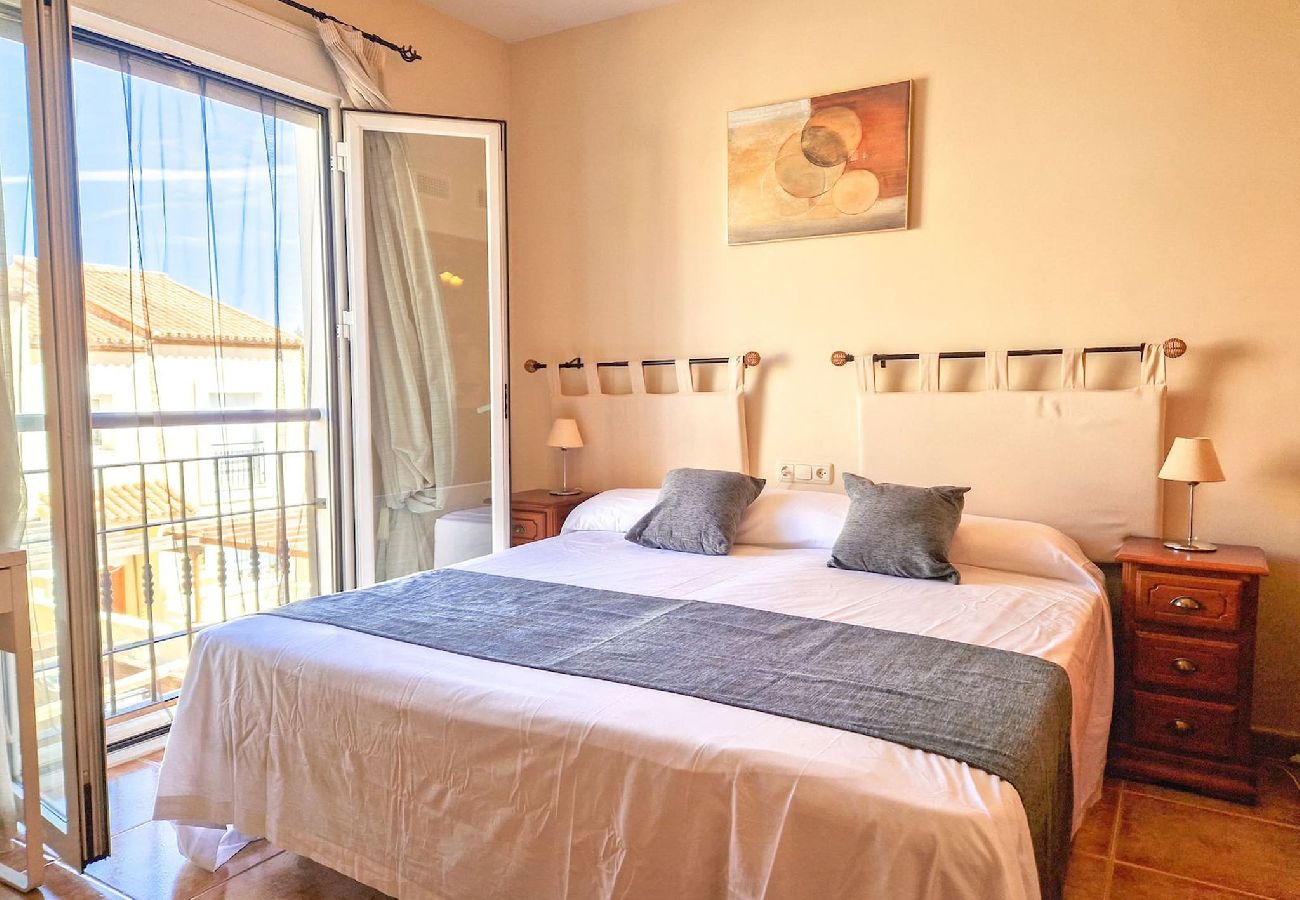 Terraced House in Mijas Costa - 3 bed in Los Jarales Calahonda close to the beach