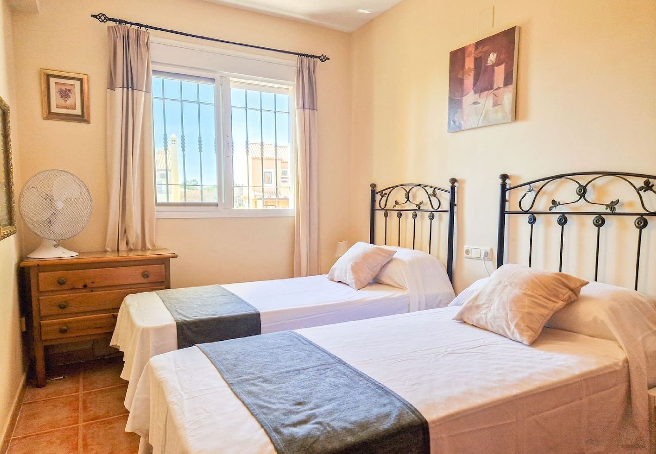 Terraced House in Mijas Costa - 3 bed in Los Jarales Calahonda close to the beach