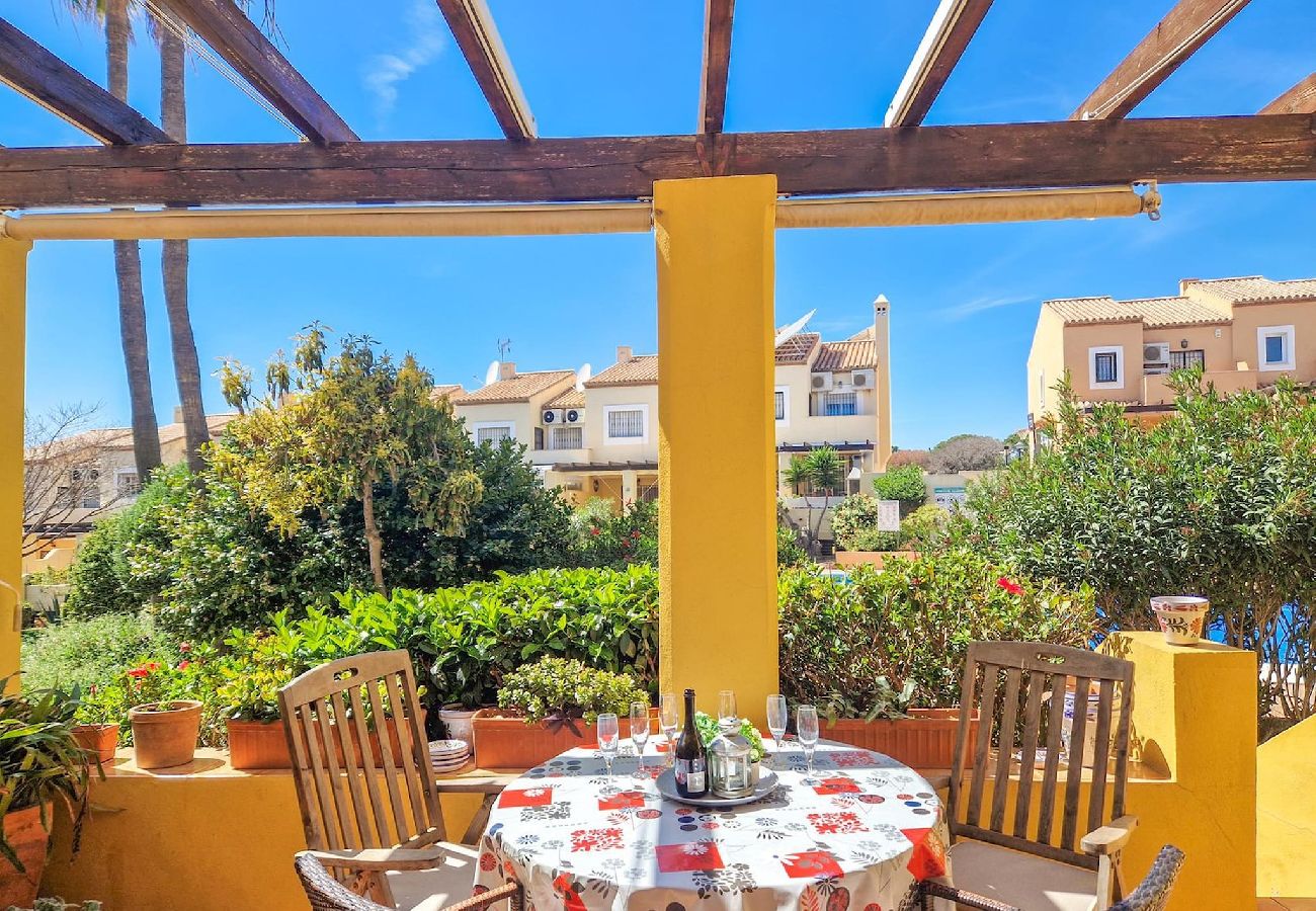 Terraced House in Mijas Costa - 3 bed in Los Jarales Calahonda close to the beach