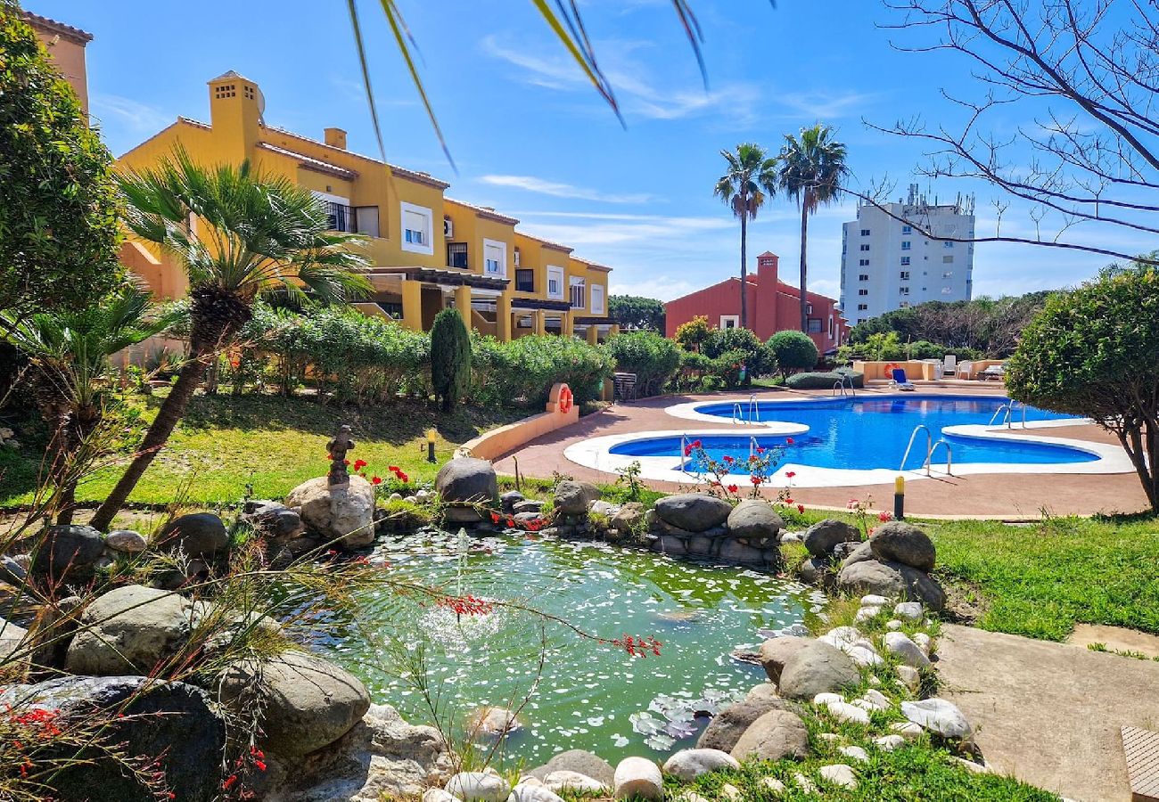Terraced House in Mijas Costa - 3 bed in Los Jarales Calahonda close to the beach