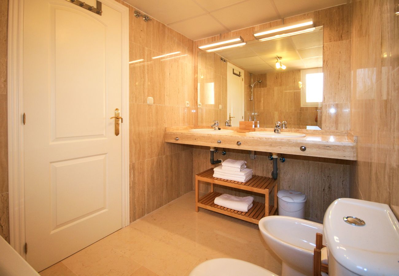 Apartment in Marbella - Stylish Duplex Penthouse Los Lagos de Santa Maria 