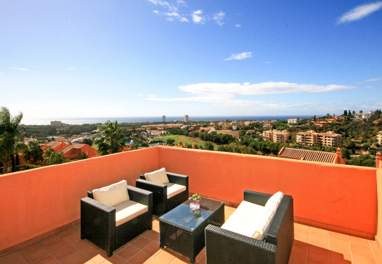 Apartment in Marbella - Stylish Duplex Penthouse Los Lagos de Santa Maria 