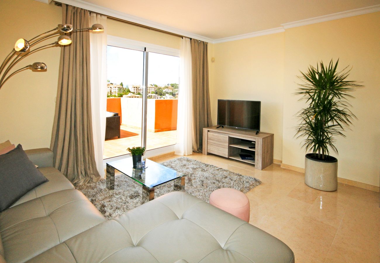 Apartment in Marbella - Stylish Duplex Penthouse Los Lagos de Santa Maria 