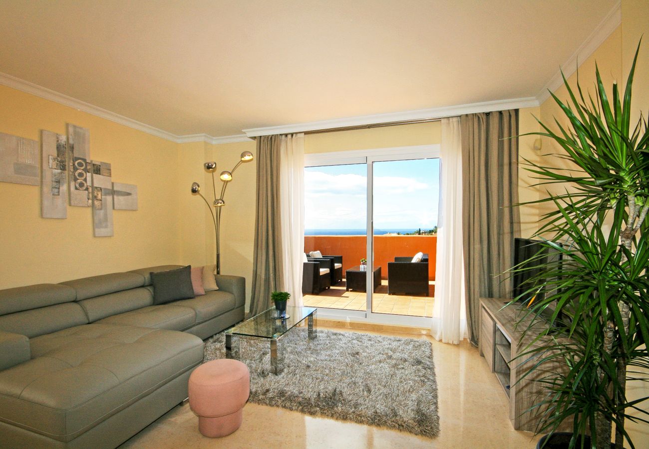Apartment in Marbella - Stylish Duplex Penthouse Los Lagos de Santa Maria 