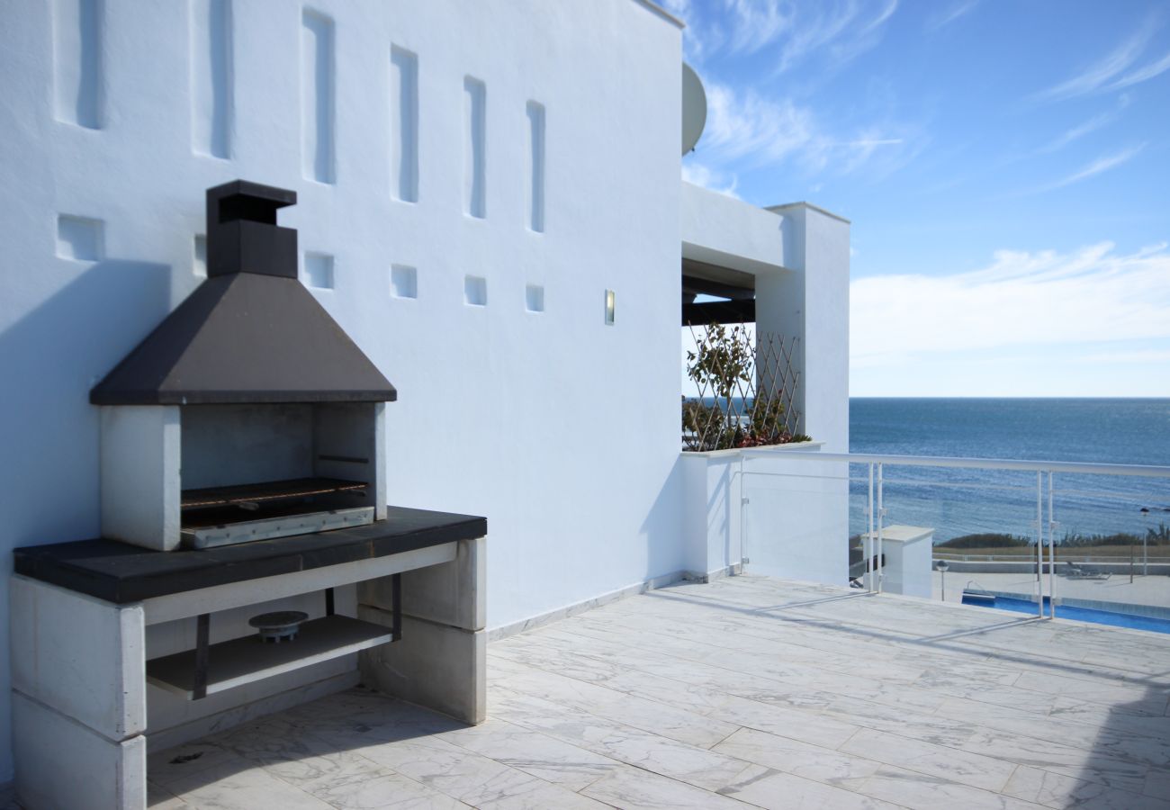 Apartment in Casares - Beachfront Penthouse with Sea Views, Hot Tub, BBQ 