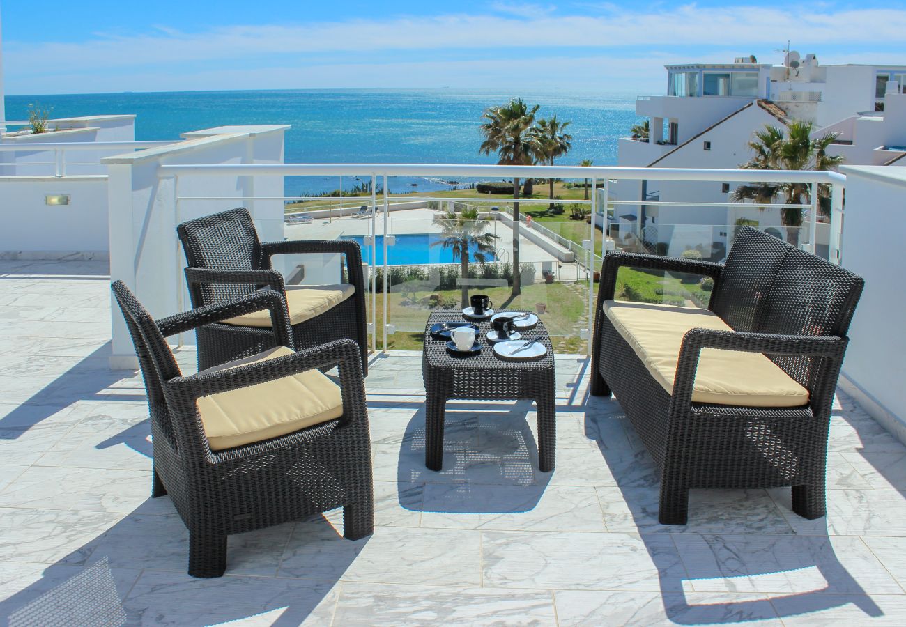 Apartment in Casares - Beachfront Penthouse with Sea Views, Hot Tub, BBQ 