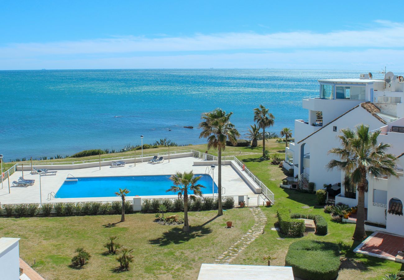 Apartment in Casares - Beachfront Penthouse with Sea Views, Hot Tub, BBQ 
