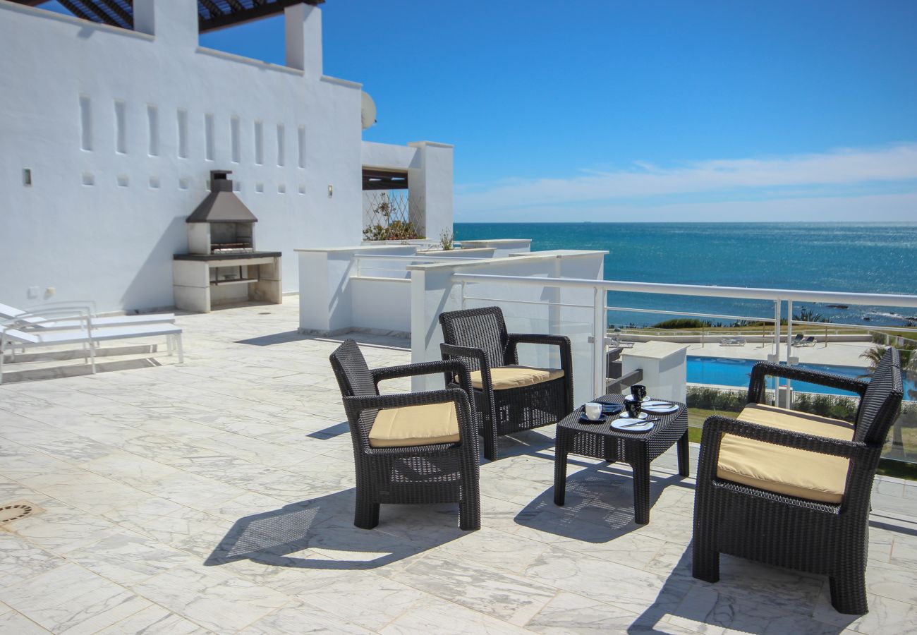 Apartment in Casares - Beachfront Penthouse with Sea Views, Hot Tub, BBQ 
