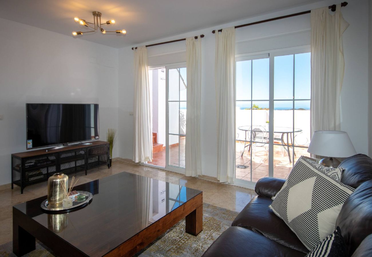 Apartment in Istán - 2 bed duplex penthouse with stunning views, Istan 
