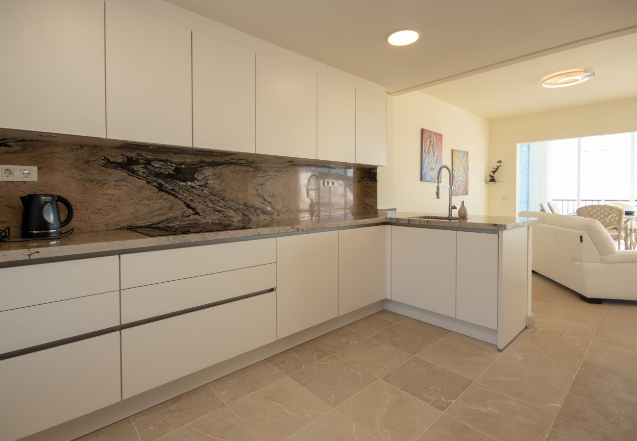 Terraced House in Manilva - Spacious townhouse with stunning views, Manilva 