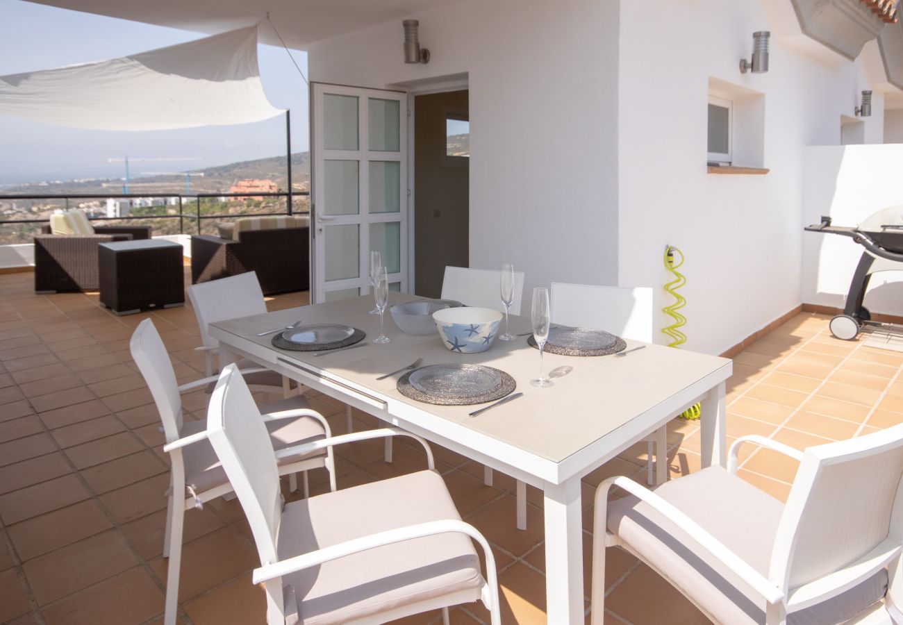 Terraced House in Manilva - Spacious townhouse with stunning views, Manilva 
