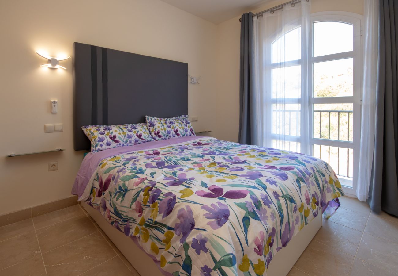 Terraced House in Manilva - Spacious townhouse with stunning views, Manilva 