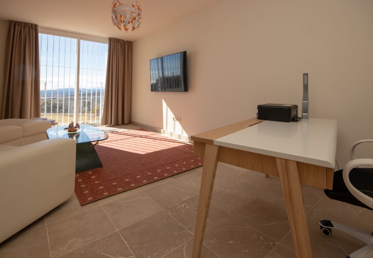 Terraced House in Manilva - Spacious townhouse with stunning views, Manilva 