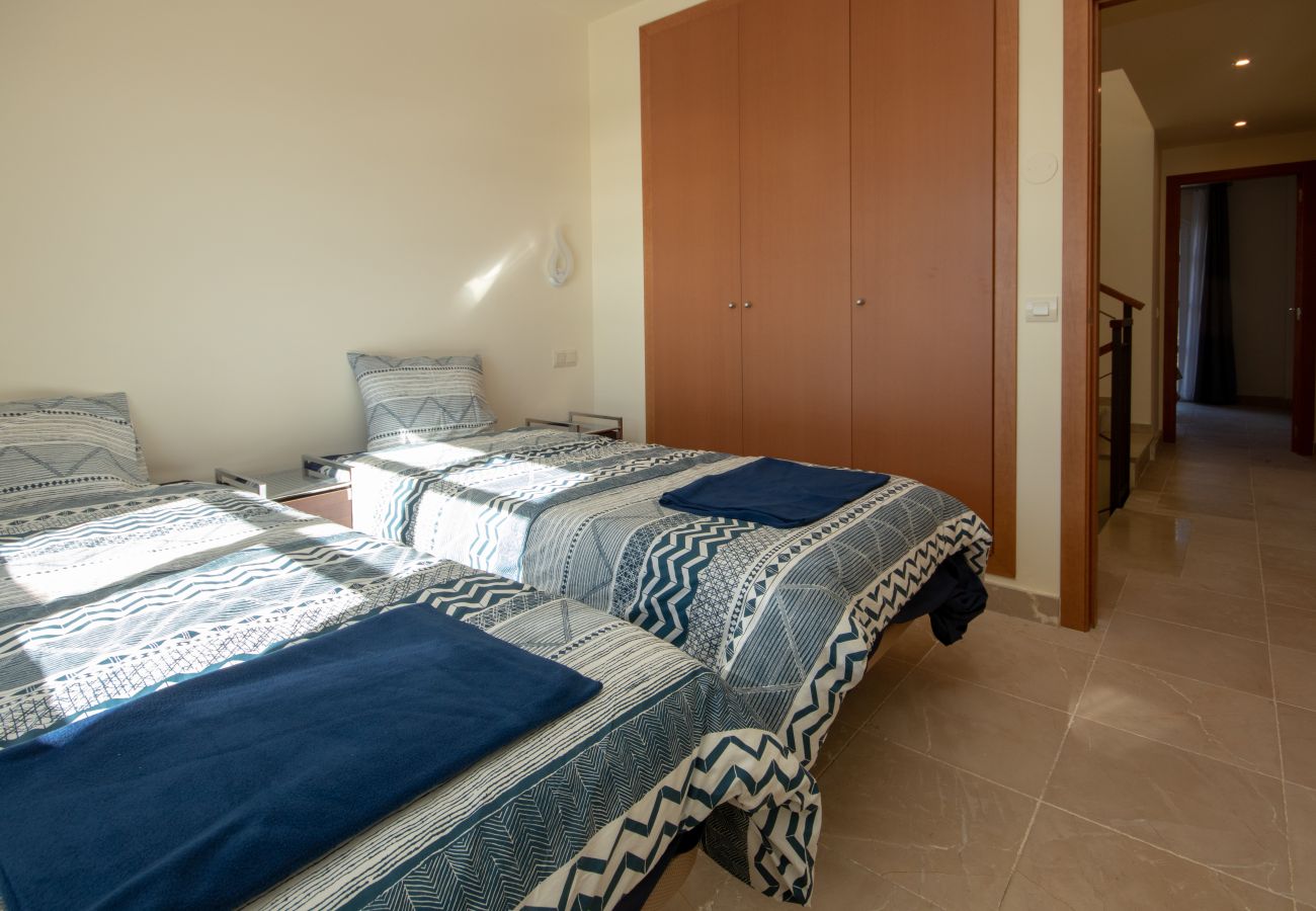 Terraced House in Manilva - Spacious townhouse with stunning views, Manilva 