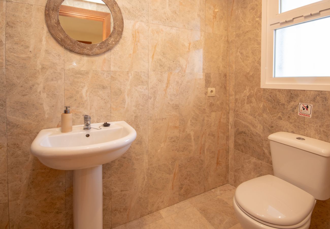 Terraced House in Manilva - Spacious townhouse with stunning views, Manilva 