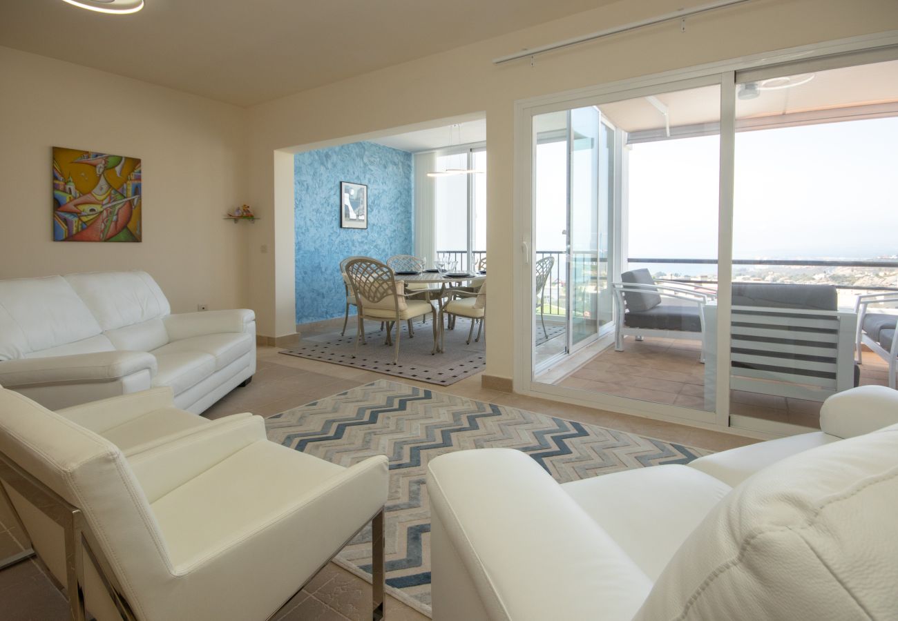 Terraced House in Manilva - Spacious townhouse with stunning views, Manilva 