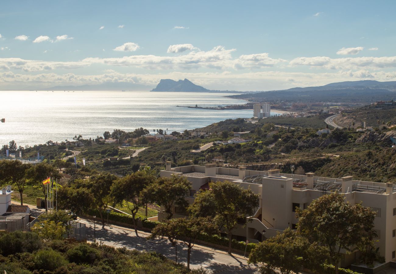Terraced House in Manilva - Spacious townhouse with stunning views, Manilva 