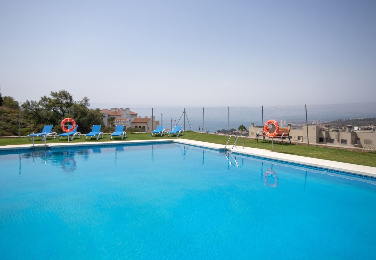 Terraced House in Manilva - Spacious townhouse with stunning views, Manilva 