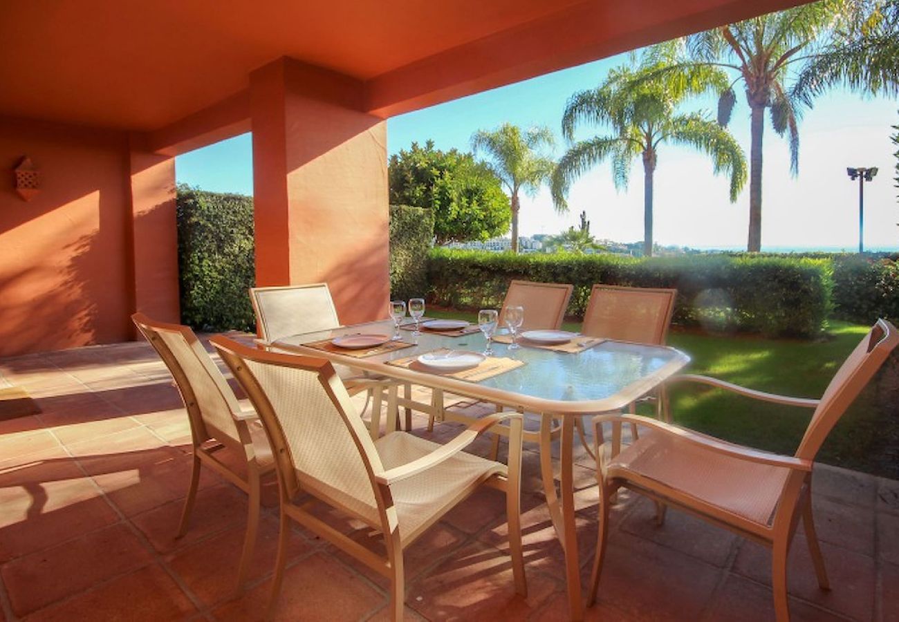 Apartment in Estepona - Holiday Rental Property in the Sun 