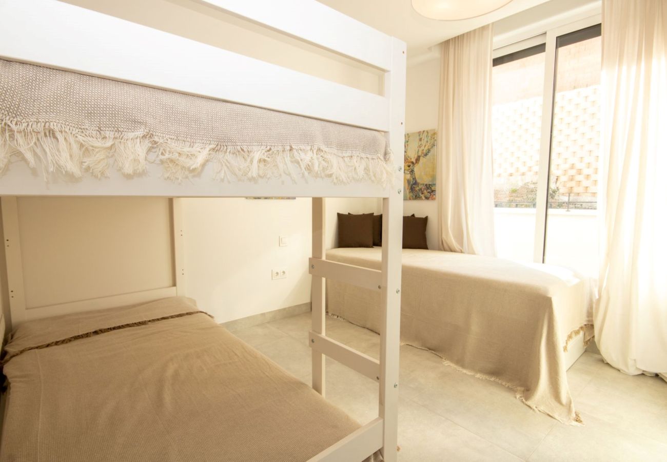Apartment in La Cala de Mijas - Modern 3 bed in Casa Banderas, La Cala De Mijas 