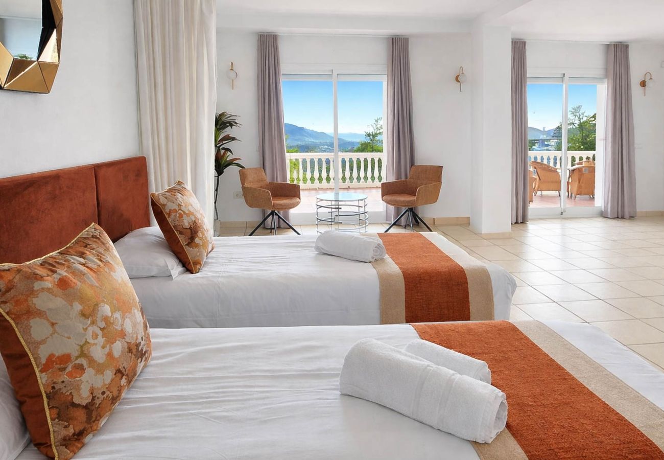 Villa in Mijas Costa - Villa with private pool near La Cala Golf Resort 