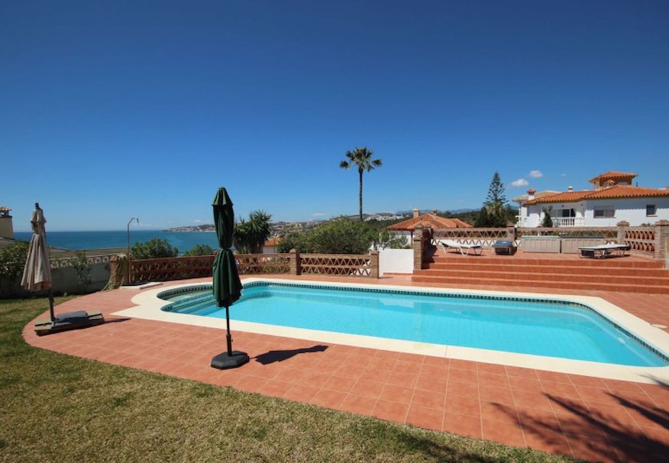 Villa in Mijas Costa - Superb holiday villa close to the sea near La Cala 