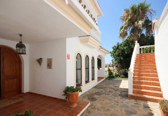 Villa in Mijas Costa - Fantastic 5 bedroom villa with private pool close to the sea in Mijas Costa Villa in Mijas Costa - Fantastic 5 bedroom villa with private pool close to the sea in Mijas Costa