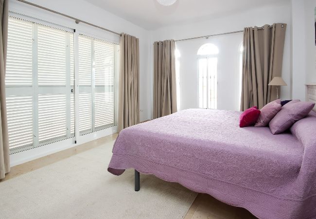 Villa in Mijas Costa - Fantastic 5 bedroom villa with private pool close to the sea in Mijas Costa Villa in Mijas Costa - Fantastic 5 bedroom villa with private pool close to the sea in Mijas Costa