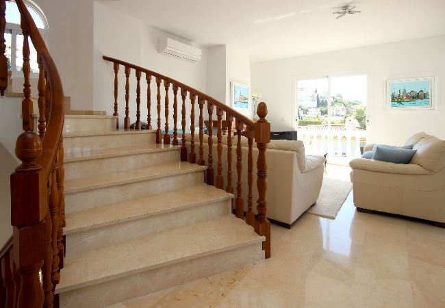 Villa in Mijas Costa - Fantastic 5 bedroom villa with private pool close to the sea in Mijas Costa Villa in Mijas Costa - Fantastic 5 bedroom villa with private pool close to the sea in Mijas Costa