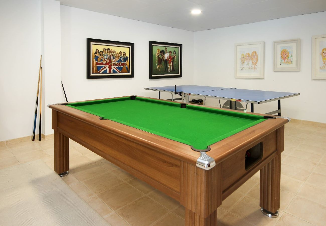 Villa in Mijas Costa - Fantastic 5 bedroom villa with private pool close to the sea in Mijas Costa