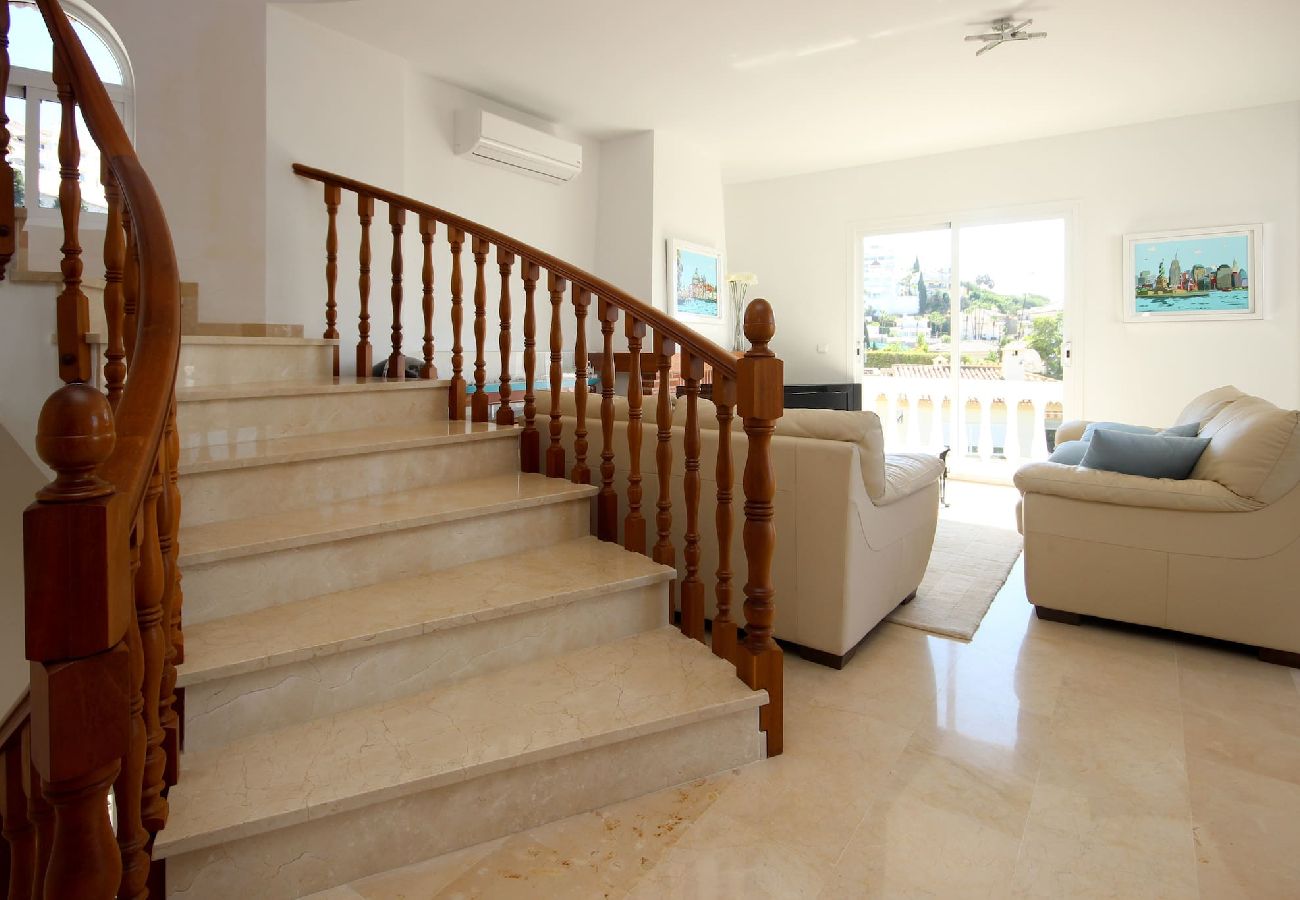 Villa in Mijas Costa - Fantastic 5 bedroom villa with private pool close to the sea in Mijas Costa