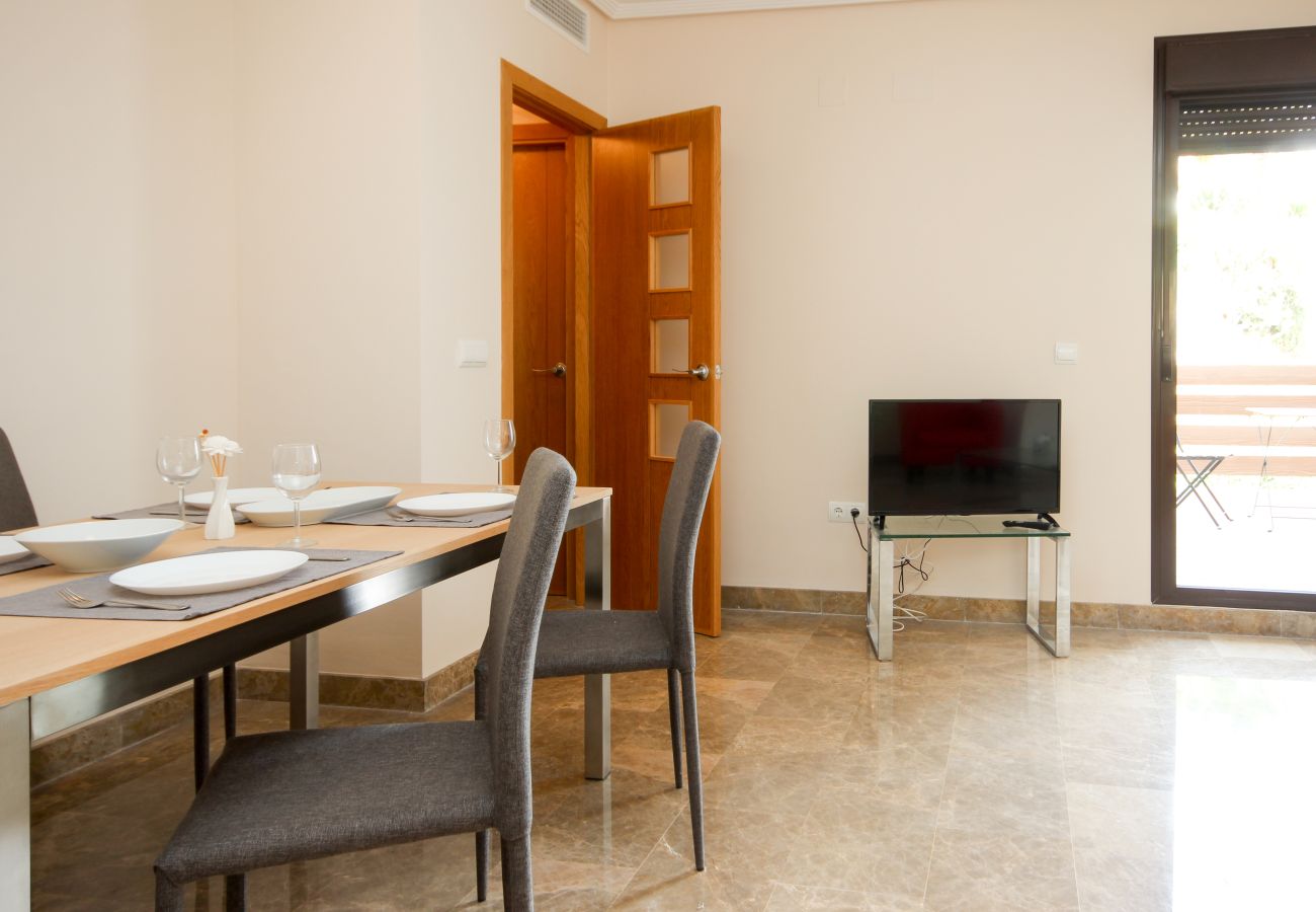 Apartment in Estepona - Modern Apartment in Golf Complex WiFi and Parking 