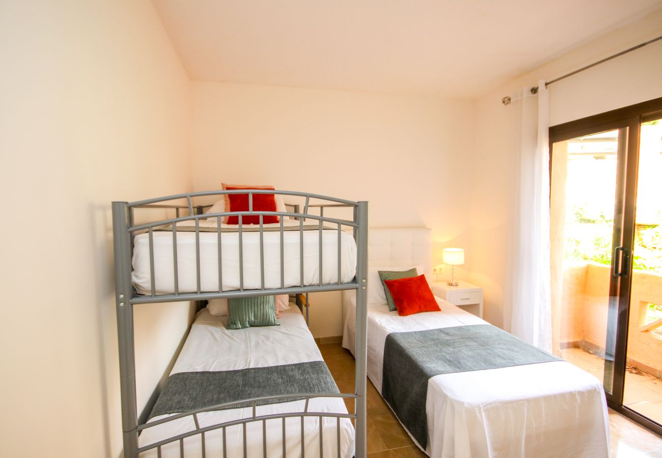 Apartment in Manilva - Spacious 3 bed apt near Duquesa Golf and Port 