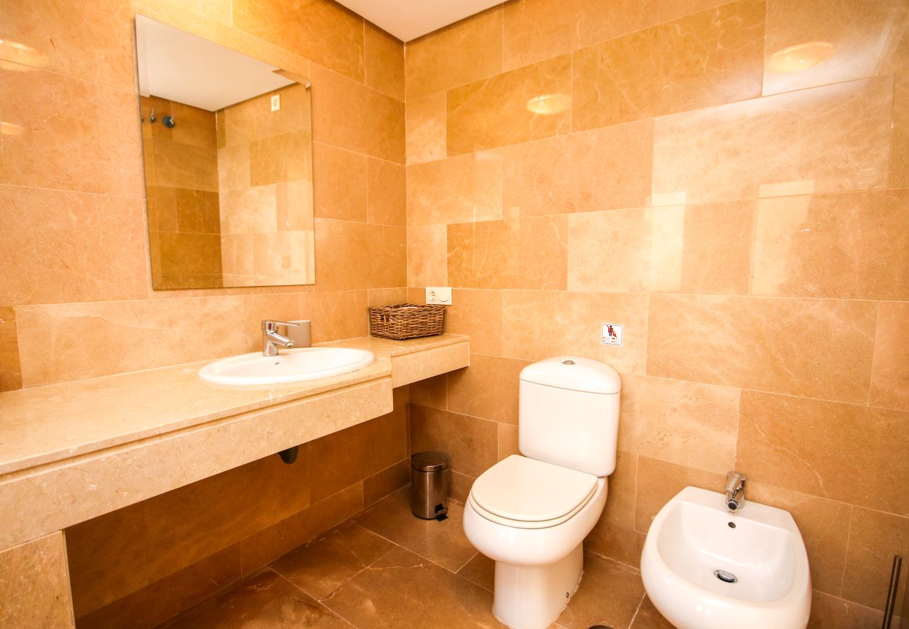 Apartment in Manilva - Spacious 3 bed apt near Duquesa Golf and Port 