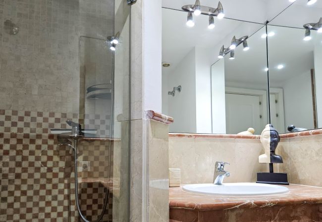 Apartment in Mijas Costa - Two bedroom apartment in Calahonda with sea views Apartment in Mijas Costa - Two bedroom apartment in Calahonda with sea views