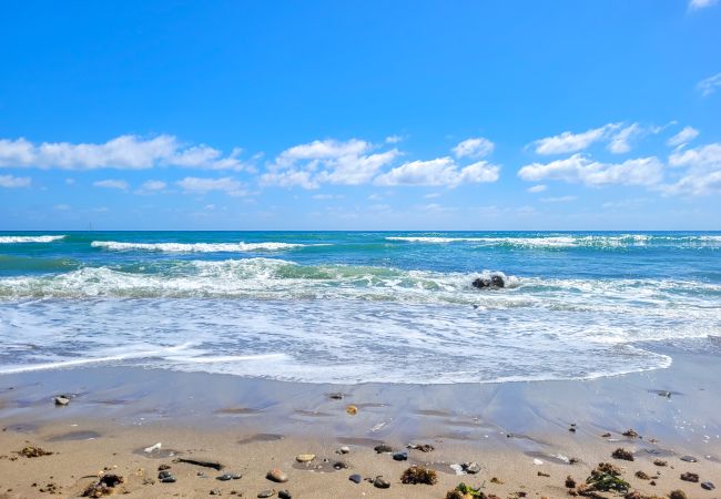 Apartment in Mijas Costa - Two bedroom apartment in Calahonda with sea views Apartment in Mijas Costa - Two bedroom apartment in Calahonda with sea views