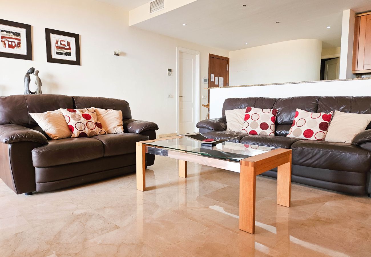 Apartment in Mijas Costa - Two bedroom apartment in Calahonda with sea views
