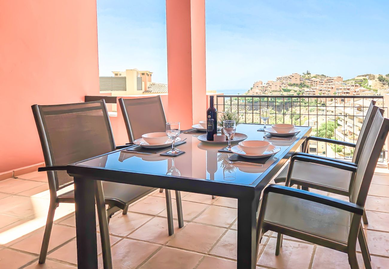 Apartment in Mijas Costa - Two bedroom apartment in Calahonda with sea views