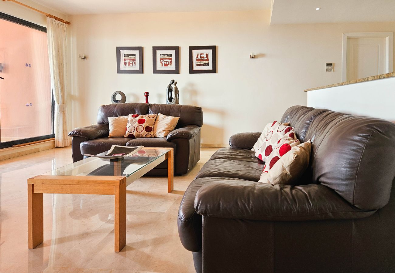 Apartment in Mijas Costa - Two bedroom apartment in Calahonda with sea views