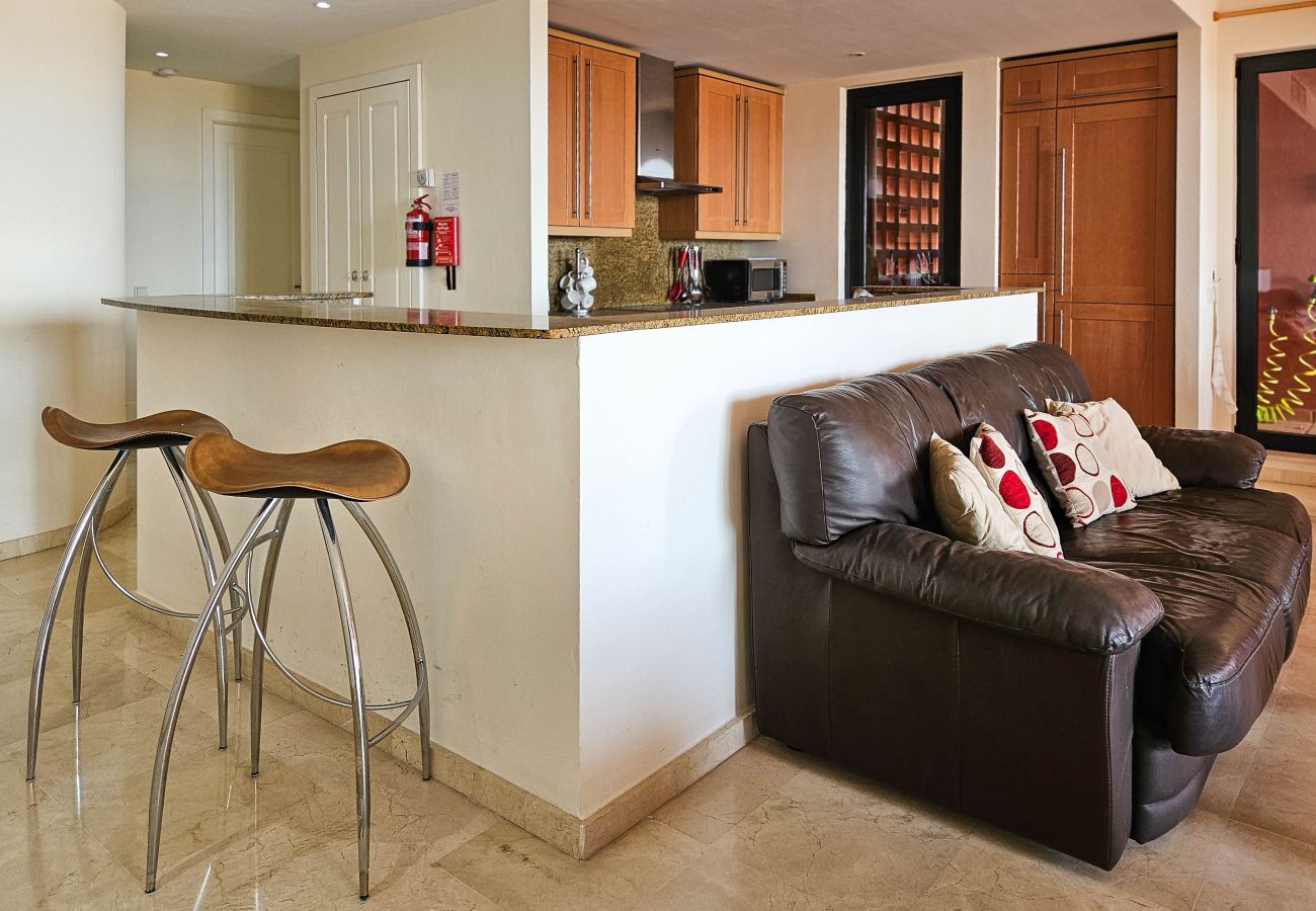 Apartment in Mijas Costa - Two bedroom apartment in Calahonda with sea views
