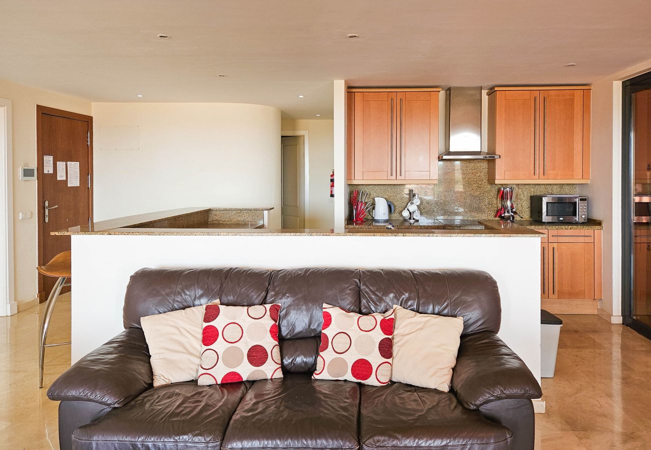 Apartment in Mijas Costa - Two bedroom apartment in Calahonda with sea views