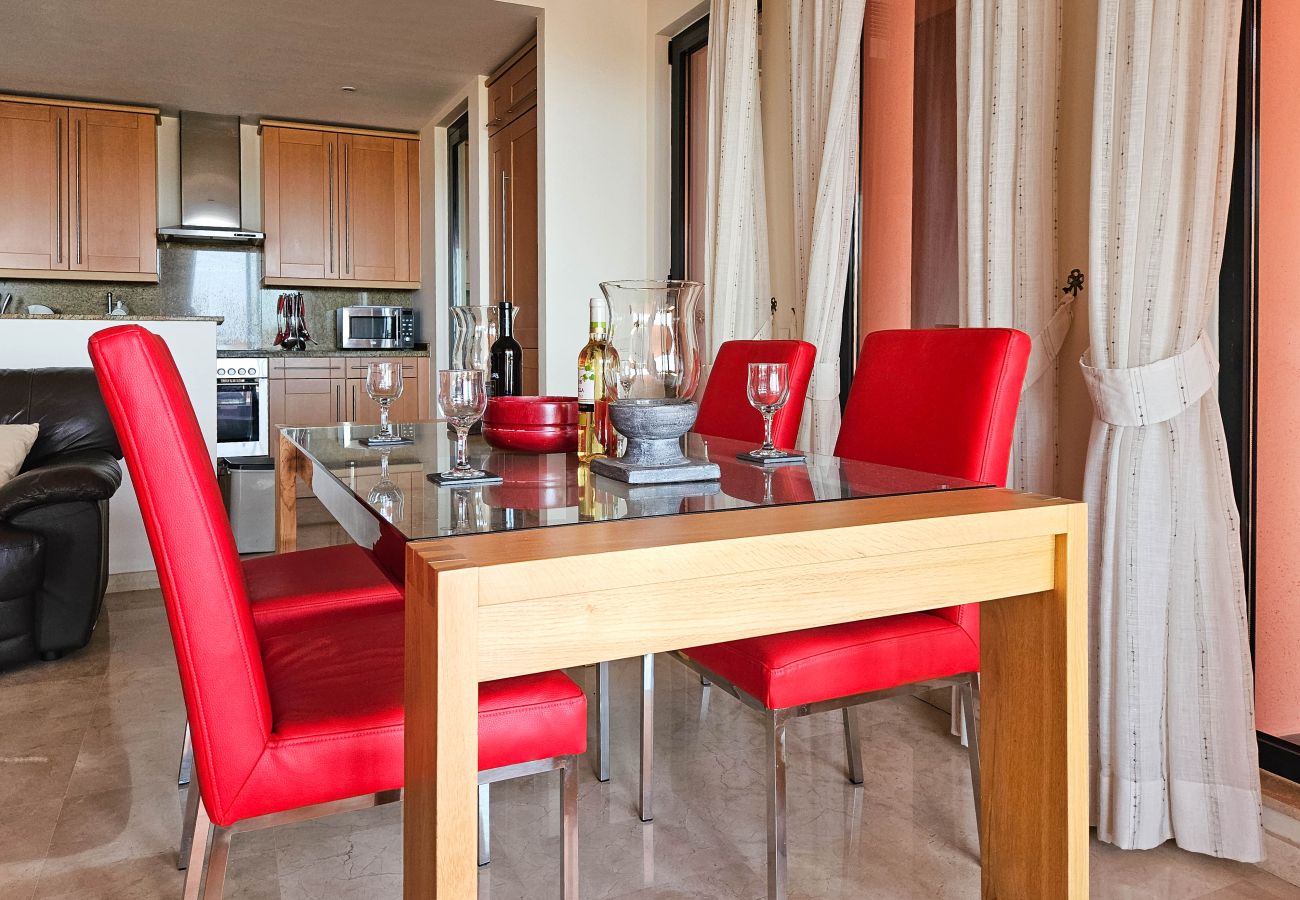 Apartment in Mijas Costa - Two bedroom apartment in Calahonda with sea views