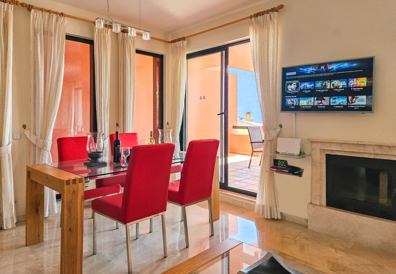 Apartment in Mijas Costa - Two bedroom apartment in Calahonda with sea views