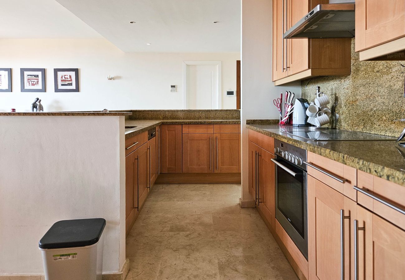 Apartment in Mijas Costa - Two bedroom apartment in Calahonda with sea views