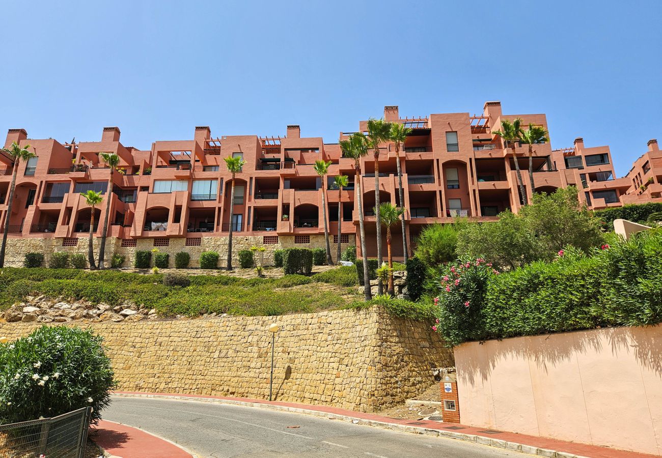 Apartment in Mijas Costa - Two bedroom apartment in Calahonda with sea views