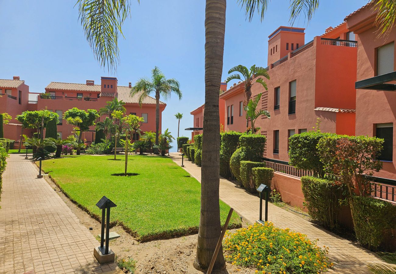 Apartment in Mijas Costa - Two bedroom apartment in Calahonda with sea views