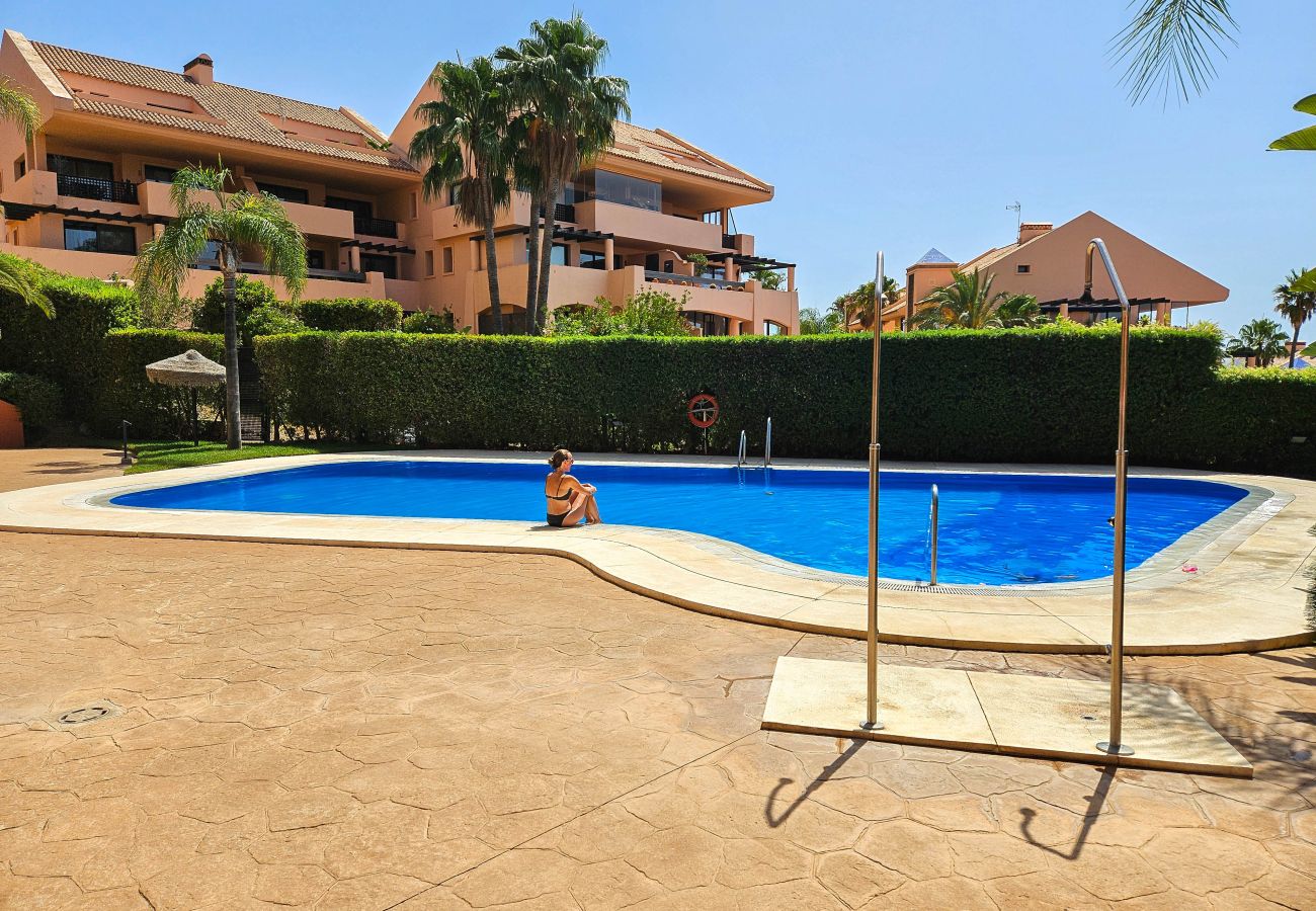 Apartment in Mijas Costa - Two bedroom apartment in Calahonda with sea views