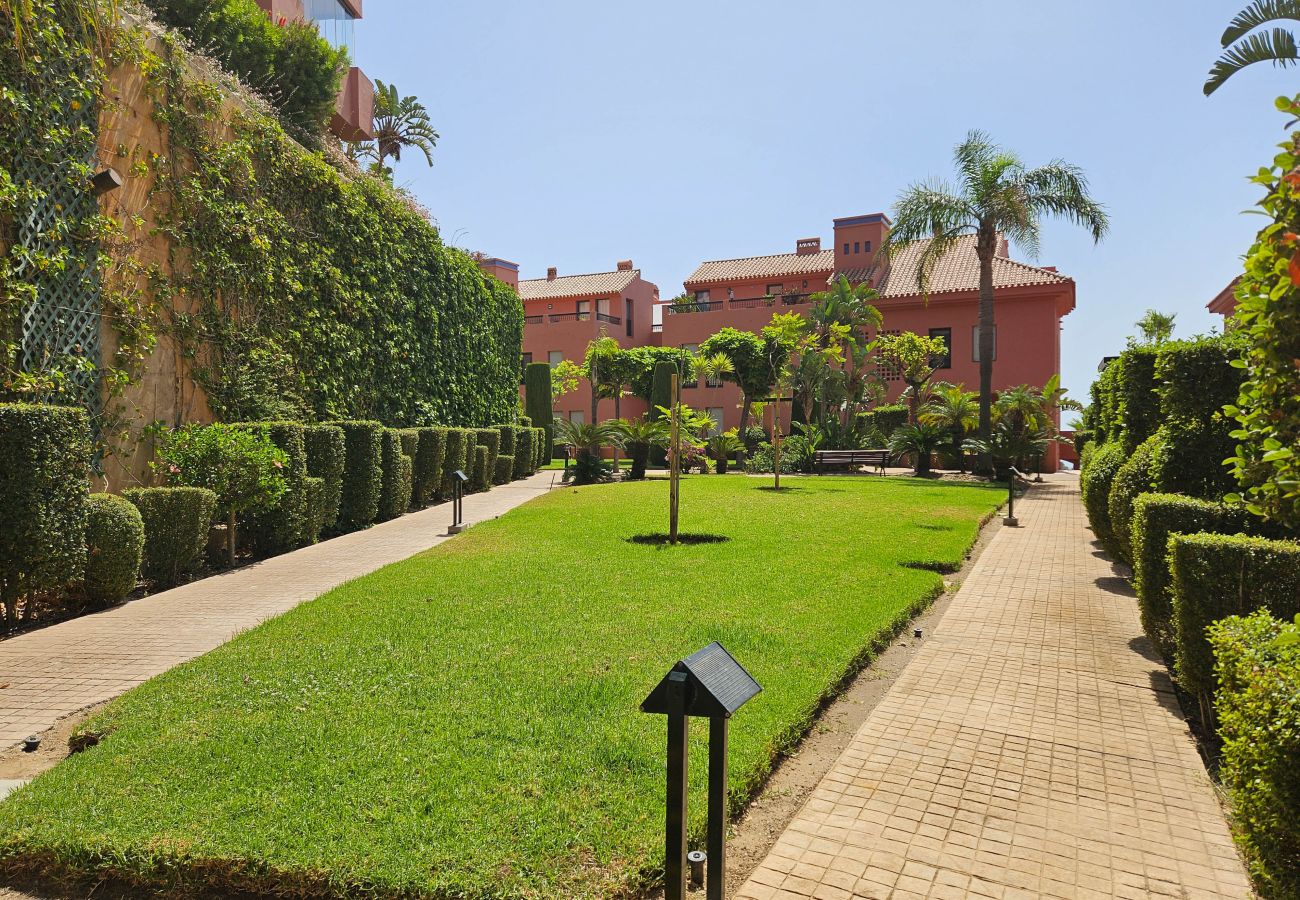Apartment in Mijas Costa - Two bedroom apartment in Calahonda with sea views